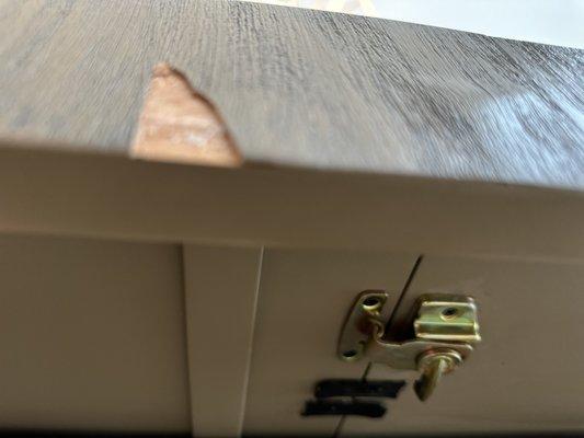 Peeling PALECEK table