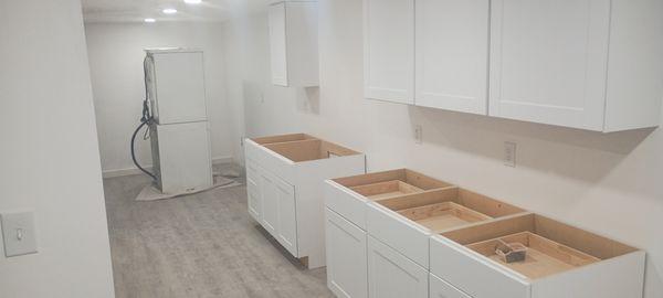 The 4 Handed Handyman