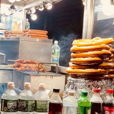 Noor's Kitchen Food Cart