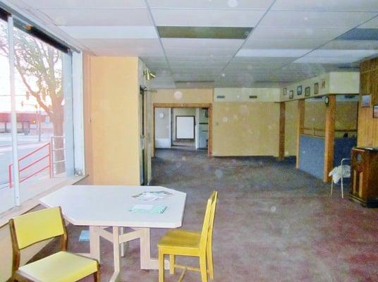 Room for 40 vendors 6742 square feet , Handy Cap Access off Main Street.
http://www.highplainsgunshows.com/home.html