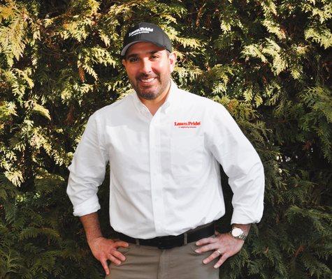 We believe in delivering a remarkable customer experience each time we're on your lawn. Call or click today to help your lawn look its best.