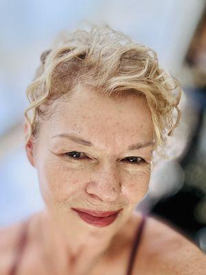 Psychic reader Tarot Artist Clairvoyant & Empath Maya Britan