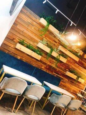 Romantic & Modern environment! Perfect for dates and intimate gatherings!