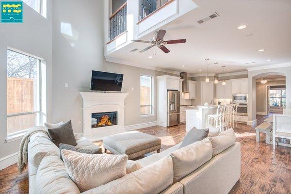 Warm and inviting living space in this townhome located off of Lower Greenville. Photo credit: Brandon Martin