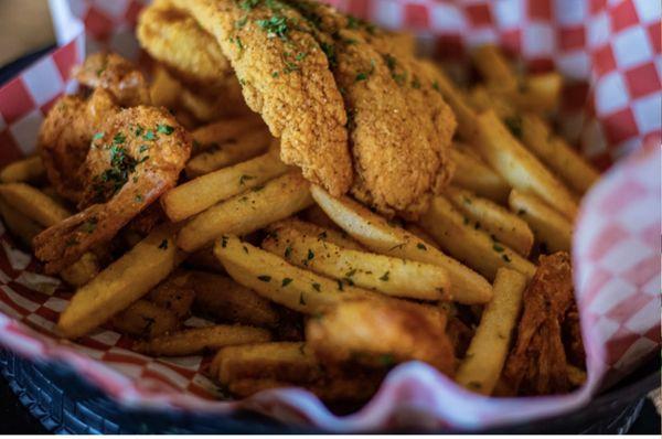 1Pc Fish w/ 4 Shrimp Combo