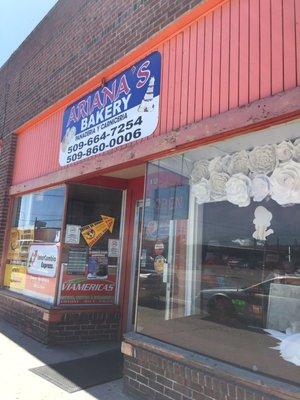 Ariana's Bakery