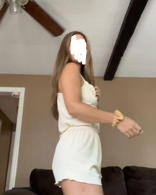 My hair before.. I never asked for shortened layers, in fact she told me she wasn't going to touch the length of my layers.