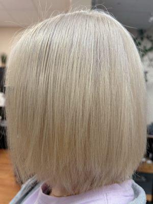 Roots touch up bleach & tone!
By Shirley