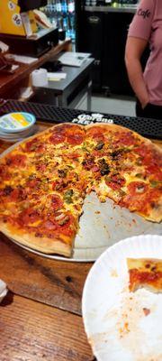 Great atmosphere. Good people. Good food