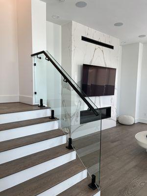 Stair case railing system