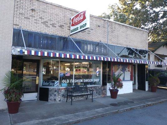 Damon's Old-Fashioned Barber Shop