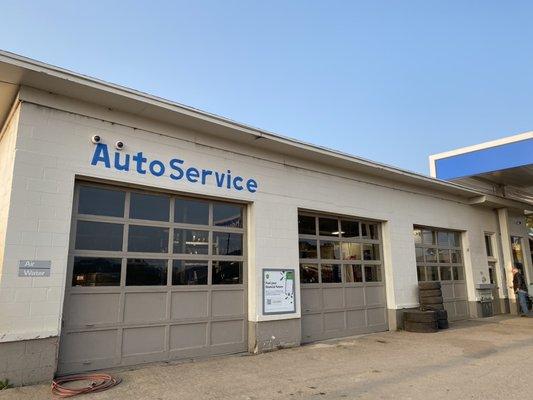 Garage bays at Chevron gas station in Chama NM