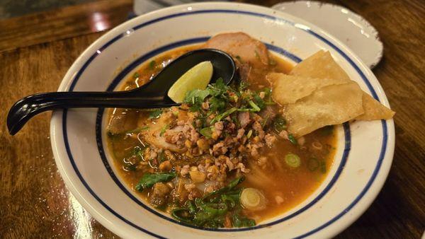 Khaosan tom yum noodles