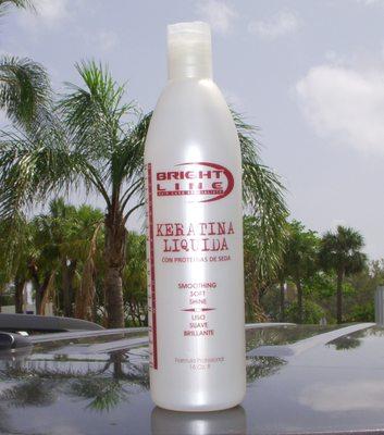 OLEO RELAX KERATIN With minerals and silk protein penetrates the capillary cuticle for a deep moisturizing of the hair.