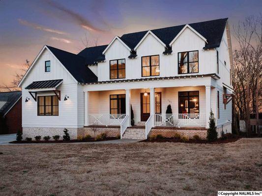 Christina & Renee Tripp Wolde - Twins Realty