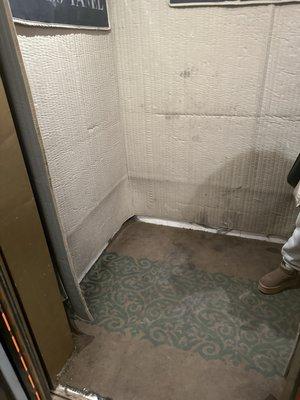 This is the one elevator that works. The effort to present like a homeless shelter is spot on!