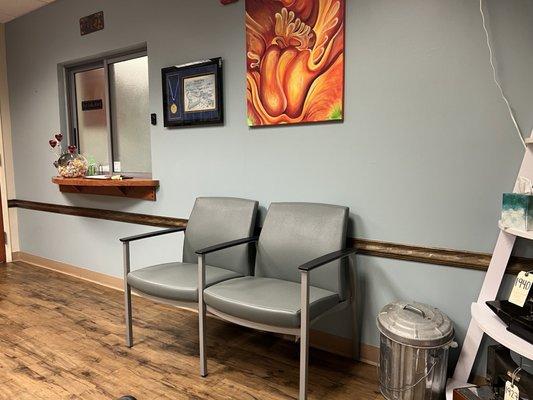 Alberto E Vadillo, MD