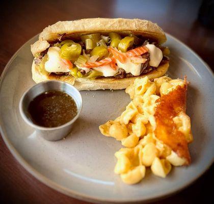 Beef- house italian beef, fresh mozzarella, au jus on herb butter hoagie. Added hot giardinera and Flat Top Mac