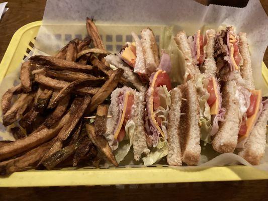 Mountaineer Grill & Pub