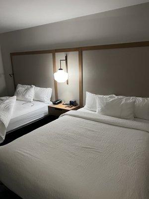 Clean, simple double queen room