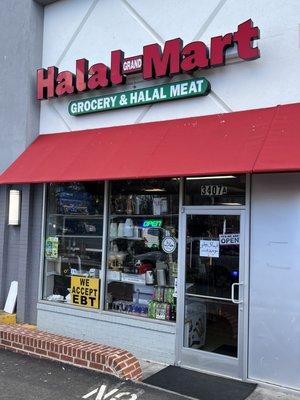 Halal Grand Mart
Halal meat, grocery, bakery, kitchen needs, dried fruits. Rices and
Much more.
