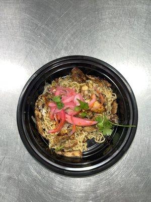 Pollo picante chow ramen