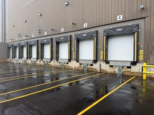 DLA services Full Dock setup! Dock doors, Dock levelers, Dock seals, Dock bumpers and Dock restraints.