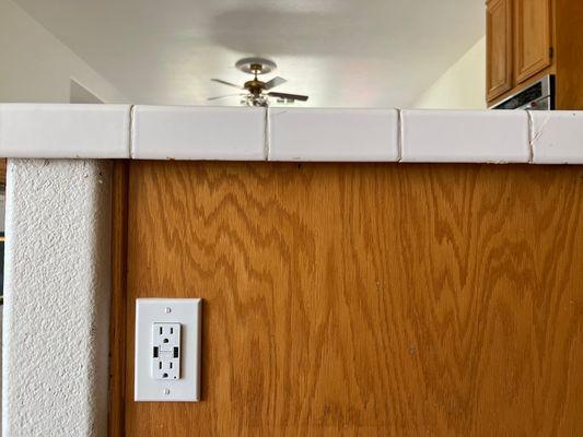 3/3 - Nice USB electrical outlets installed by Frank Electric.