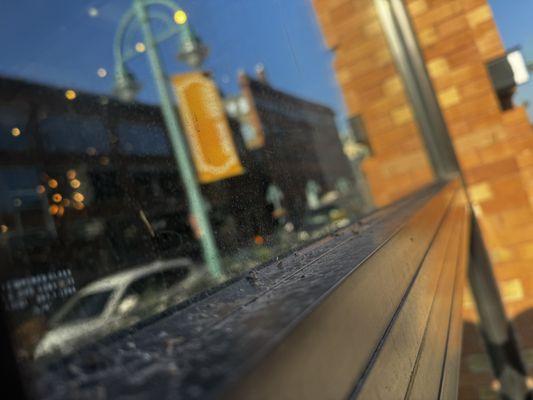 Hand To Glass Window Cleaning