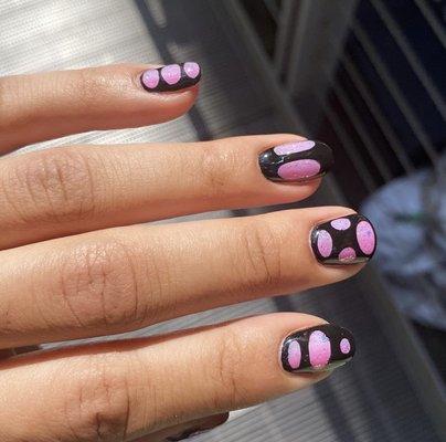 Nails by @digitsbydee