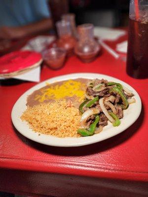 Lunch beef fajita plate