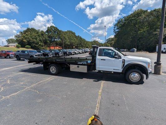 M & T Towing
