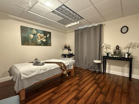 Spacious Massage room