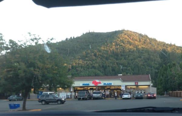 A very small Ray's Food Place