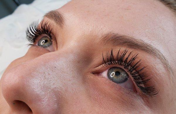 Lashing Out Studio Inc