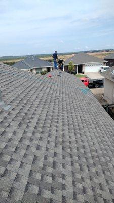 Mando’s Roofing & Construction