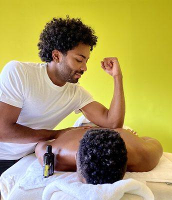 Jesu Therapeutic Masseur