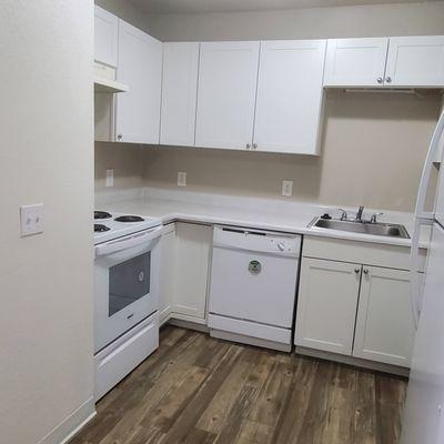 Lg 2 Bdrm Kitchen