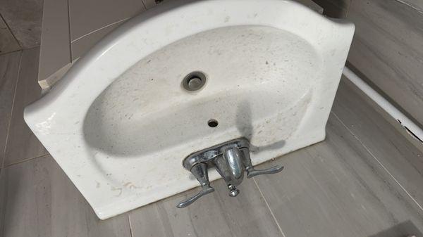 Troy Market bathroom