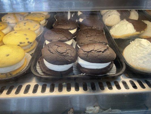 Roma's Bakery and deli