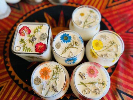 HANDMADE INSPIRATIONAL CANDLES MADE WITH LOVE AND AMAZING SCENTS