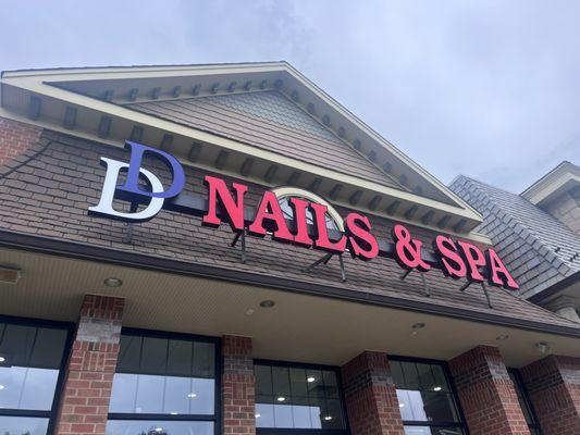DD Nails and Spa