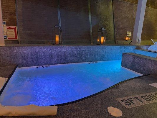 Jacuzzi.