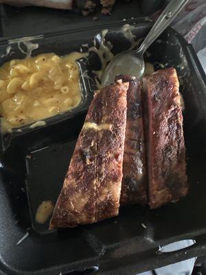 Duke's Travel Plazaa