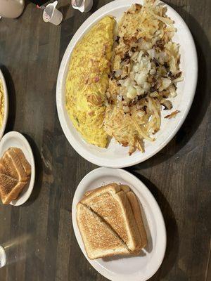 Farmer's Omelette w/ grilled onions on hash browns. Incredible!