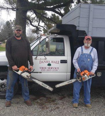 Bowling Green Kentucky tree cutting and tree trimming service
