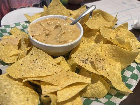 Queso and chips