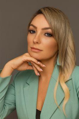 Kendra Cavanah - Berkshire Hathaway