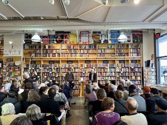 Benjamin Schneider with John King - The Unfinished Metropolis: Igniting the City-Building Revolution/ Nov 2025