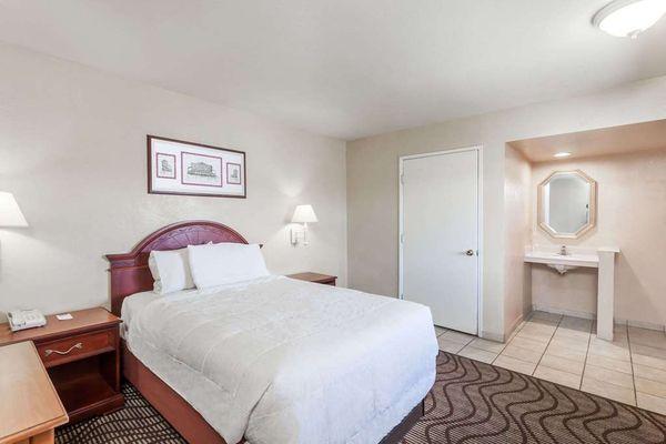 Travelodge by Wyndham Victorville